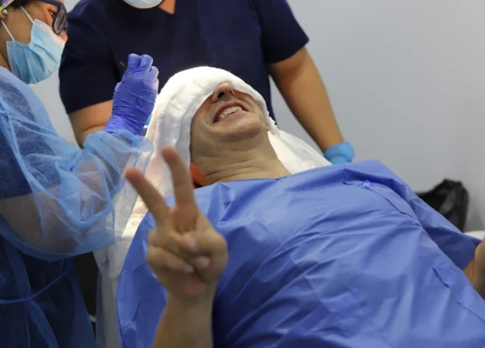 Paciente Sonriendo En Quirofano